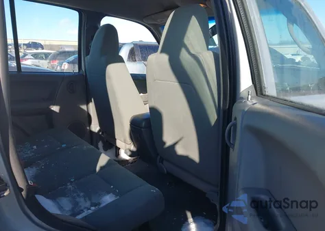 2005 Jeep Liberty Sport from USA, damaged, VIN 1J4GL48K15W623774